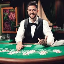 papuslot88 platform home screen showing live dealer tables and sportsbook sections